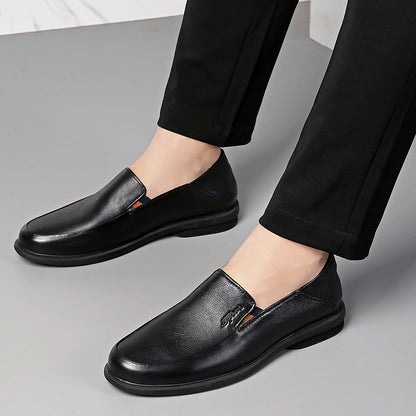 Chaussures d'affaires décontractées en cuir pour hommes, mode coréenne, jeunes britanniques, cuir souple, pointu, noir, hauteur intérieure